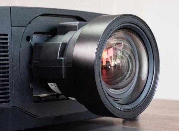 20000ルメン 4Kレーザー 3LCDプロジェクター 高画質デジタル映画3D 組み込み3D ビジネス・教育用ホログラムプロジェクター