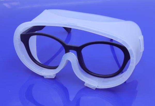 Enclosed Anti Saliva Fog Medical Protective Goggles Non Toxic FDA CE Certificated