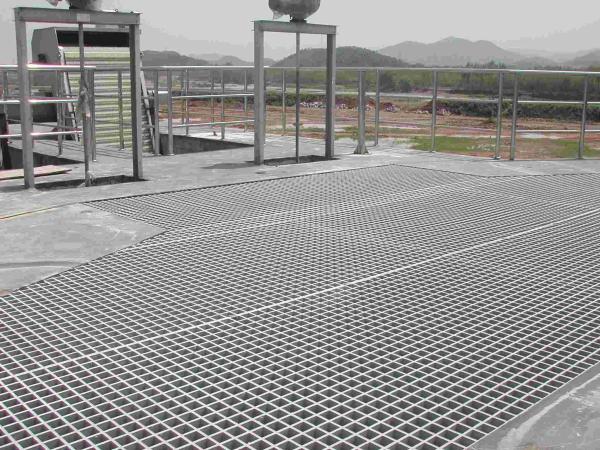 6mm Cross Bar Size Industrial Steel Grating Good Ventilation Twist Steel Raw Materials