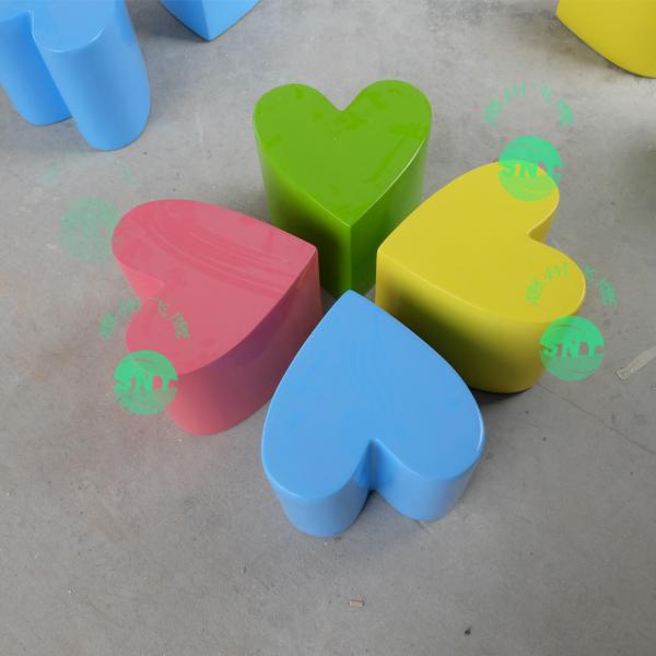 Hotel mall deco  heart shape multi-color  fiberglass chair statue as functional furniture