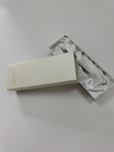 Kraft Paper Box Die Cut Pantone Holographic Rigid Folding Gift Box