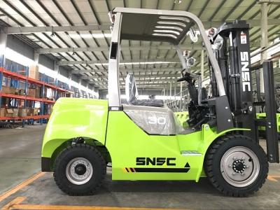 Localização da cabine ajustável Powershif 2ton 3ton empilhadeira com motor chinês Xinchai