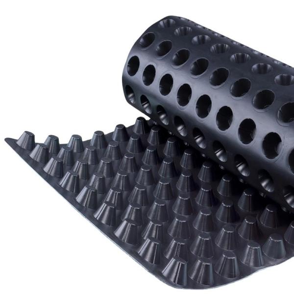 Tabela de drenagem de plástico de fendas de HDPE de 60 mm de altura para a impermeabilização de campos de golfe e telhados