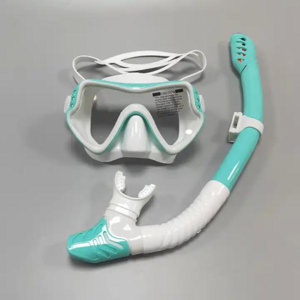 High Quality Adult Snorkel Diving Scuba Set With Anti-Fog Coated Glass Purge Valve And Anti-Splash Silicon Mouth Piece