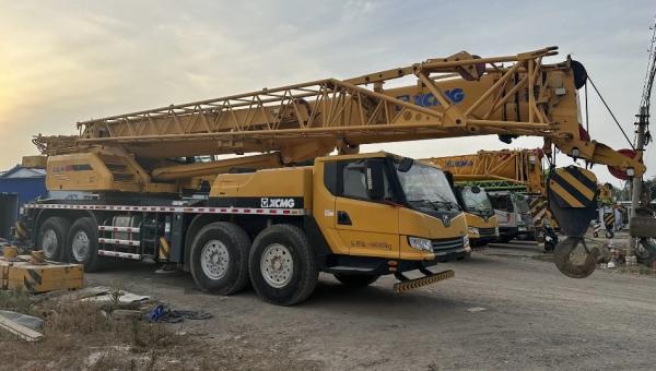 XCMG QY75K Used Boom Truck Crane 75 Ton High Speed For Stable Lifting