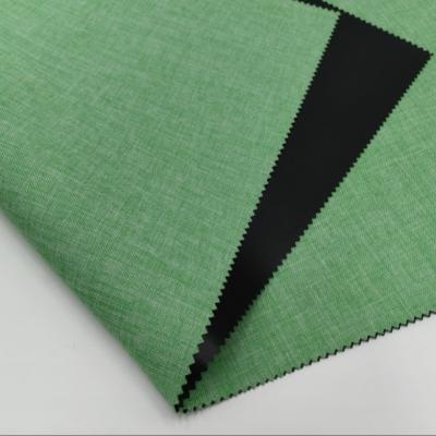 Tissu revêtu en PVC imperméable à l'eau largeur 150 cm largeur 600D utilisation de tissu cationique pour sacs