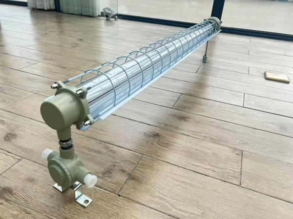 Lumière à tubes à LED à résistance à l'explosion T5&T8 ️ Lampe ignifuge à faible luminosité 6000K, 6/12/18/36 pouces Options ️