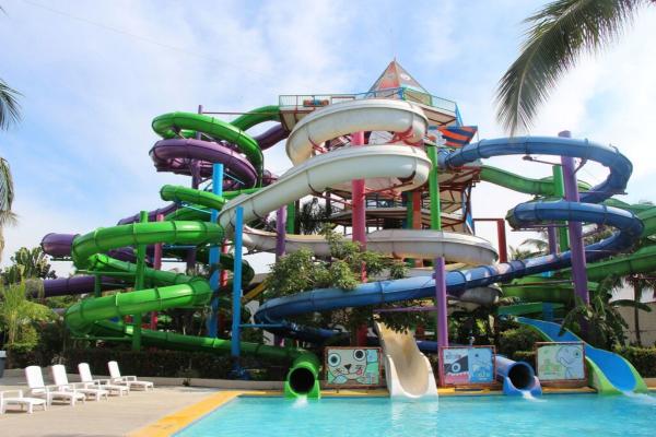 ODM Above Ground Swimming Pool Party Equipment Fiberglass Water Slide