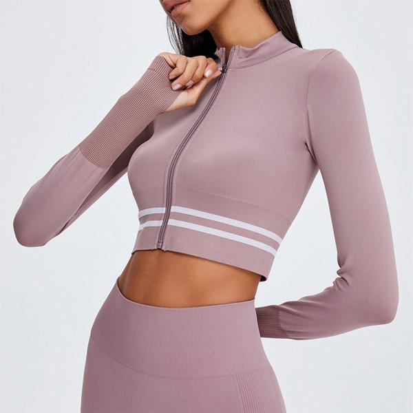 Conjunto de roupas esportivas femininas com logotipo personalizado de fábrica e ajuste fino e respirável
