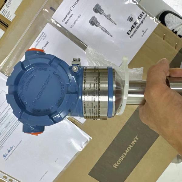 EMERSON ROSEMOUNT 2140 Detector de Nível Comboio de Nível HART