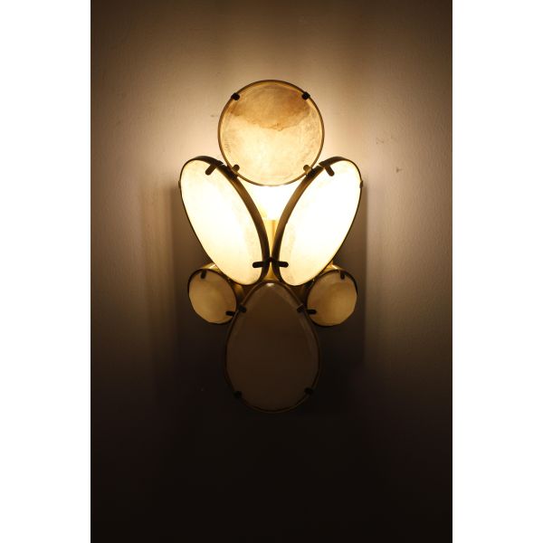 Modern Design Alabaster Wall Lamp with 2700K Warm White Light for Elegant Indoor Spaces