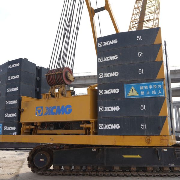 153kW Engine Output Power Hydraulic Crawler Crane with 117m/min Hoisting Rope Speed and Closed-loop Hydraulic System for Large Scale Operations