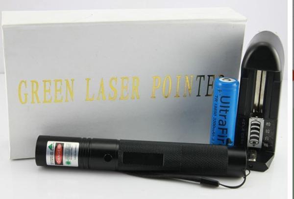 Red laser pointer 200mw burn matches and cigarettes