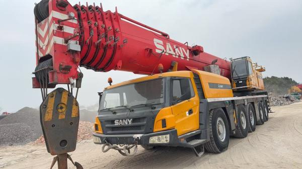 2013 Sany SAC2200 Used Crane Has A 62-Meter Boom, A 43-Meter Jib, And A 78-Ton Counterweight. It'S In Excellent Working Condition.