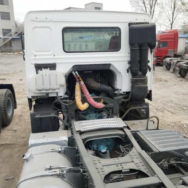 Подержанный Sinotruk Howo 371hp грузовик трактор прицеп голова 6x4 Для продажи