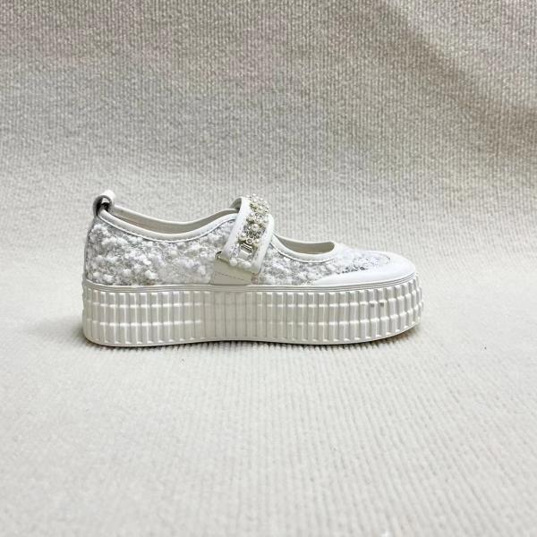 Women fashion sport shoes with pearl on surface for causal use in summer OEM