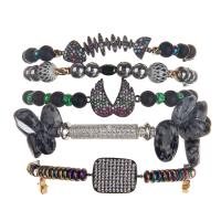 Le calcul biliaire noir fait main perle des bracelets réglés avec le pendant de Zircon plaqué par or