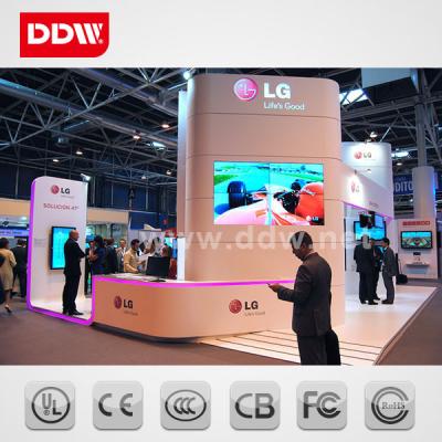 Ultra narrow bezel LCD vertical video wall panel for boutique