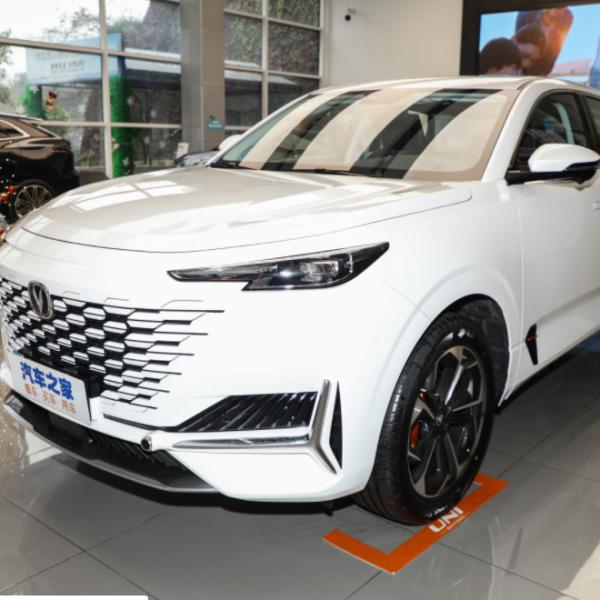 Carros usados pretos brancos de Changan uni K SUV dos carros de EV populares