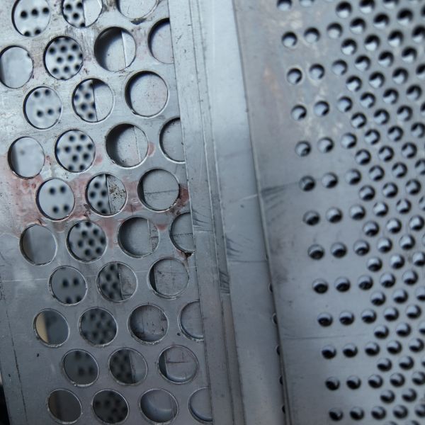 2mm Thick Galvanized Perforated Steel Grating Mesh For Shelf Decking