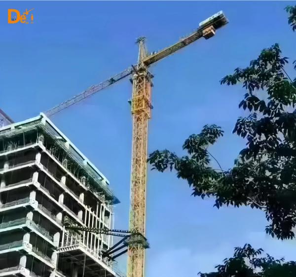 2nd Hand Construction Tower Crane Zoomlion 7052 Year 2020 25 Ton Load