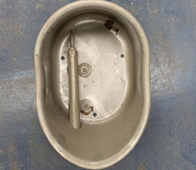 Metal Hog Raising Equipment Pig Water Bowl With Nipple Drinker 26.9*15.8*12.7 Cm