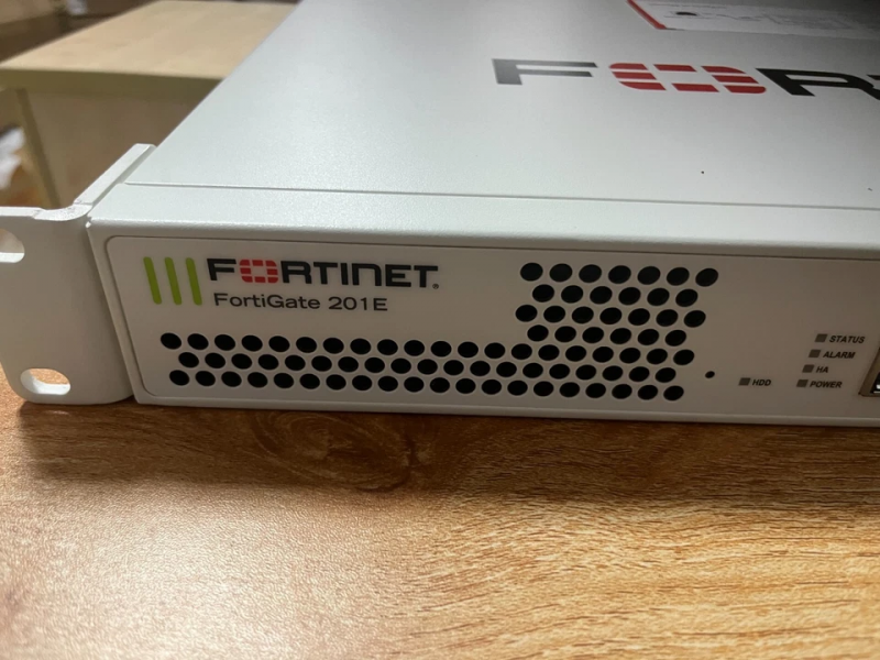 Fortinet Firewall Fortigate 5 X GE RJ45 Ports (including , 1 X WAN Port, 4 X Internal Ports) FG-40F