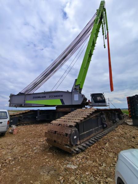 2020 Zoomlion Used Crane, The ZCC9800, Has A Main Boom Of 159 Meters And A 7-Meter Boom, A 300-Ton Counterweight, And A Run Time Of 2041 Hours. It'S In Excellent Working Condition.