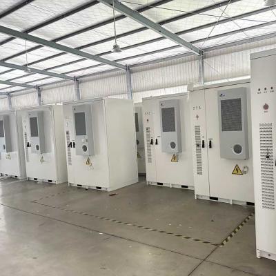 Gabinete de almacenamiento de energía industrial y comercial con batería Lifepo4 de 125 kWh y 261 kWh