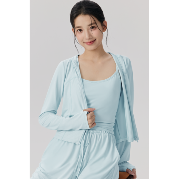 Cream Cropped Zip-Up Hooded Jacket UPF 50+ Sun Protection Lightweight Breathable Fabric for Yoga and Daily Wear