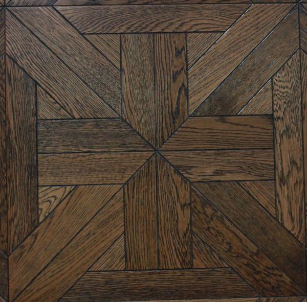 El roble blanco dirigió las tejas del mosaico de madera con diversas manchas y los diseños