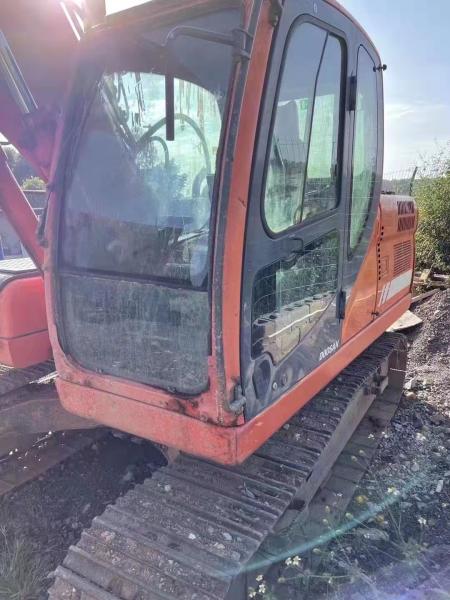 Excavatrice Doosan 140 14t d'occasion pour la construction et l'aménagement paysager