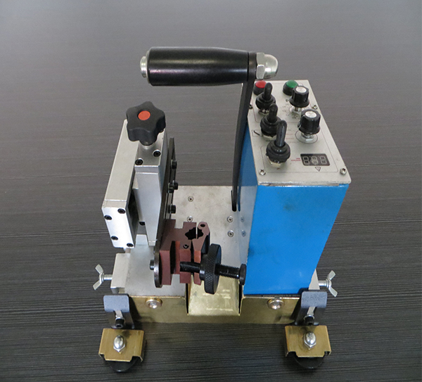 Automatic Fillet Welding Trolley MIG / MAG Welding Tractor Torch