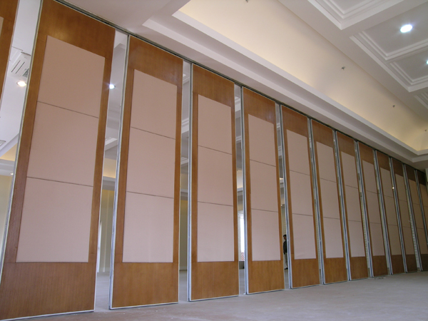 Veneer Hotel Moveable Wall Partitions , Sound Proof Interior Door