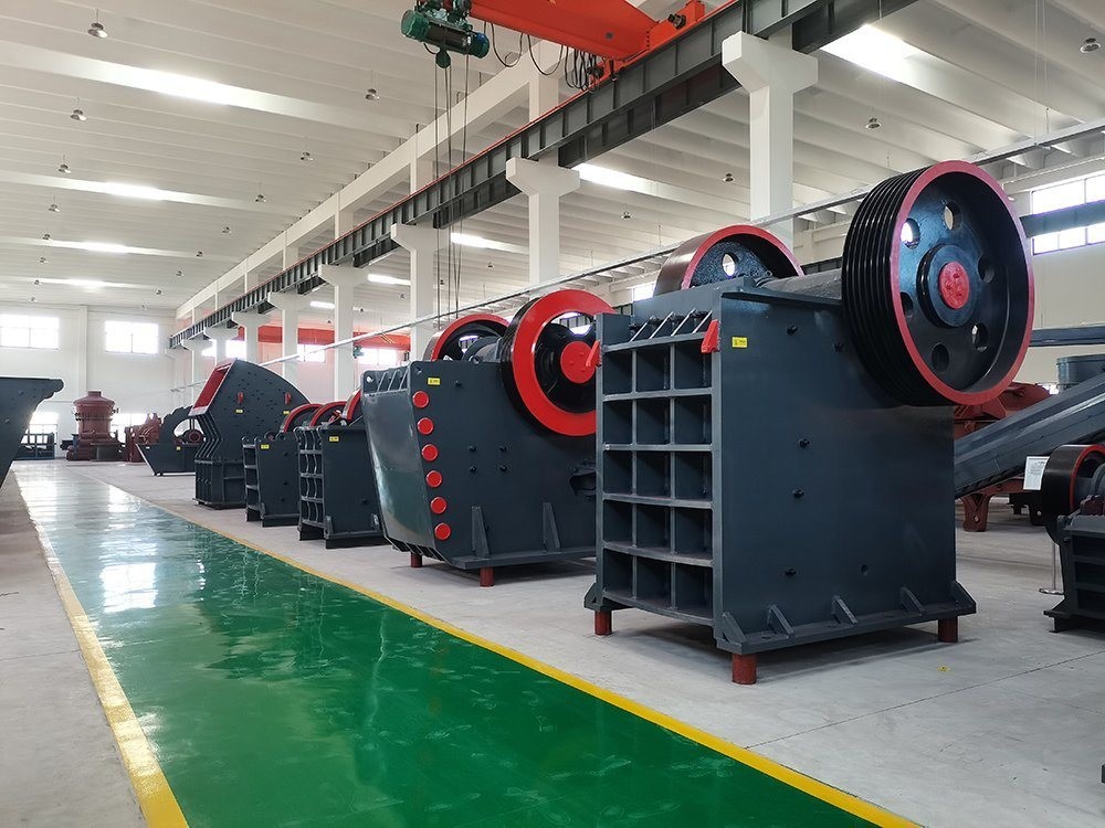 210-1020mm Inlet Size AC Motor Iron Gold Ore Rock Jaw Crusher Manufacturers 100-150 Tph