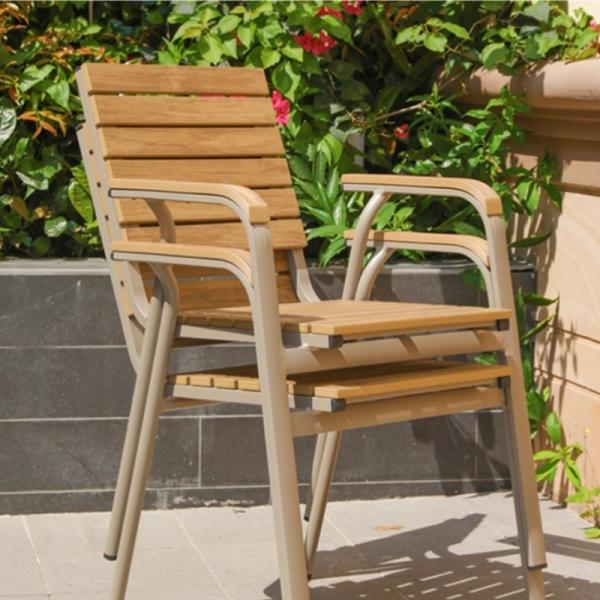Modern Plastic Wood Garden Tables and Chairs Outdoor Furniture Set for Hotel Patio Dinning