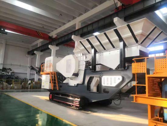 Iron Gray Portable Mining Limestone Mobile Stone Impact Screen Rock Crusher Y3S1548F1010