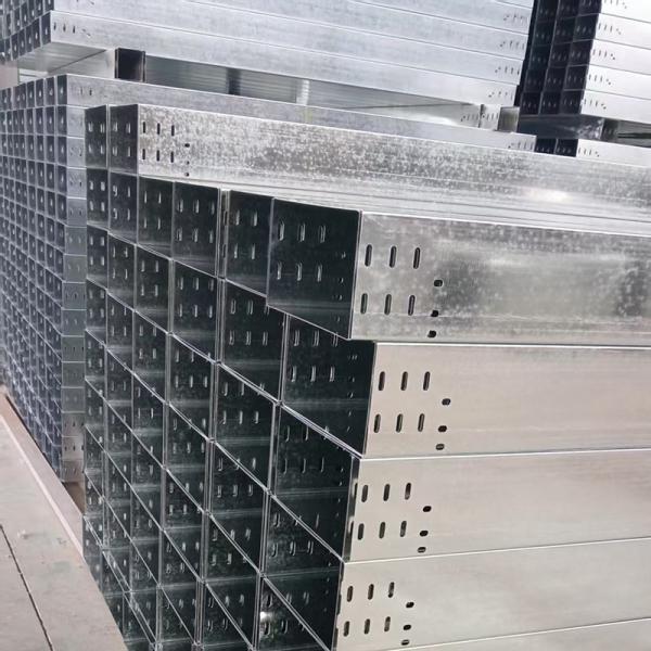 Lightweight 300mm Cable Trays And Raceways Floor Mounted For Outdoor ODM