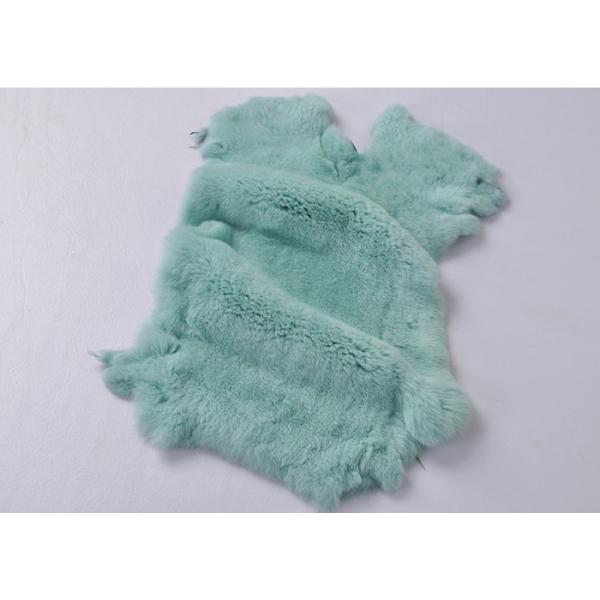 Uso esquilado del abrigo de pieles del conejo, pieles blancas de la piel del conejo de los pelos mullidos para la ropa