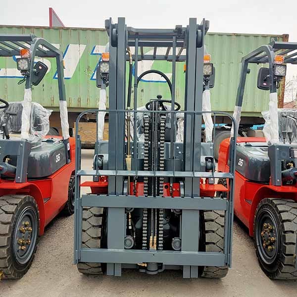 ISUZU C240 3 Ton Diesel Forklift Container Mast 3000kgs Diesel Engine Forklift