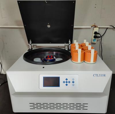 Máquina refrigerada médica do centrifugador da grande capacidade para o sangue/plasma/soro