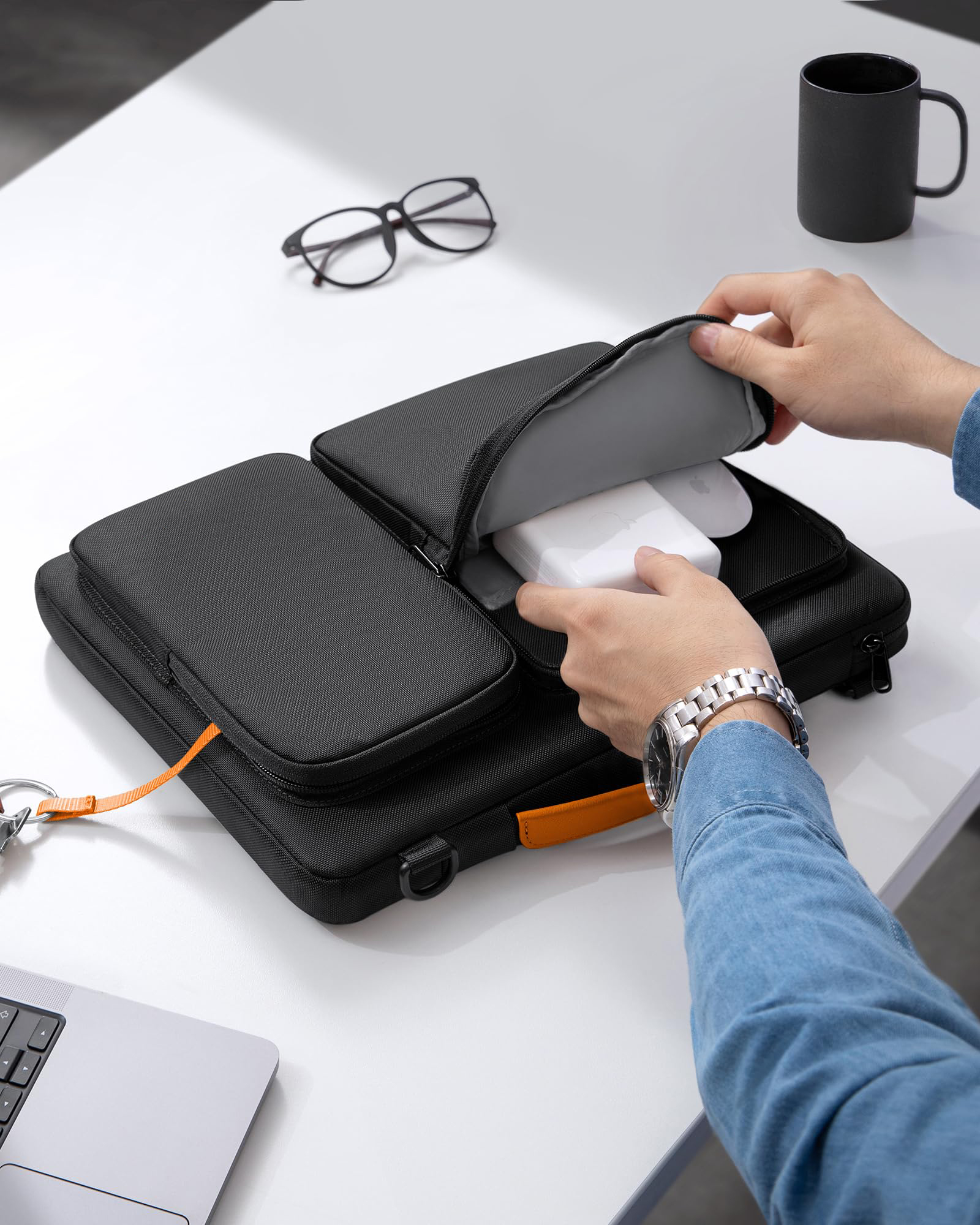 Laudtec 360 Protective Laptop Shoulder Bag for MacBook Air M4/A3240, M3/A3113, M2/A2681 Water-Resistant Accessory Case Wholesale OEM/ODM/Private Label