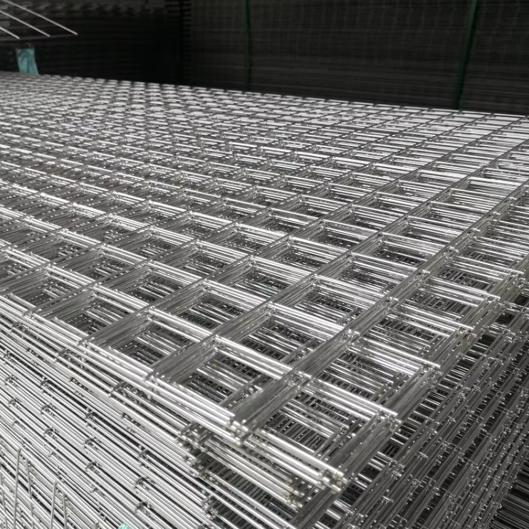 Hot Dipped Steel Square Hole Galvanised Weld Mesh Panels Iron For Construction