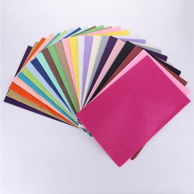 A camisa do vinho calça a impressão de papel multicolorido da tela do envolvimento 22g
