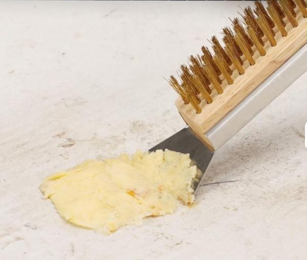 Stainless Steel Pizza Brush for Outdoor Stone Oven Cleaning Barbecue Grill Brush with Effective Bristles for Pizza Tools