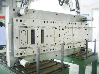 Precision Sheet metal stamping tools with 300000-1million strokes die life and precision up to 0.05mm