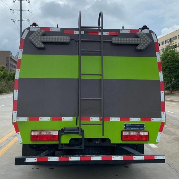 7.3TONS Diesel Powered Fence Guardrail Cleaning Truck With EQ1075SJ3CDF Engine
