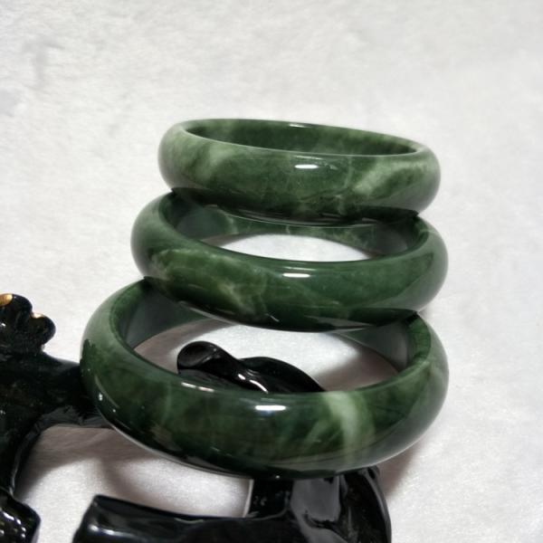 Natural Emerald Green Bracelet And Jadeite Jade Bracelet For Men And Women Beauty With Love Theme From Gemstone