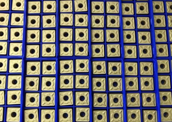 よい靭性の炭化タングステンは回転プロセスのための正方形の形を挿入します