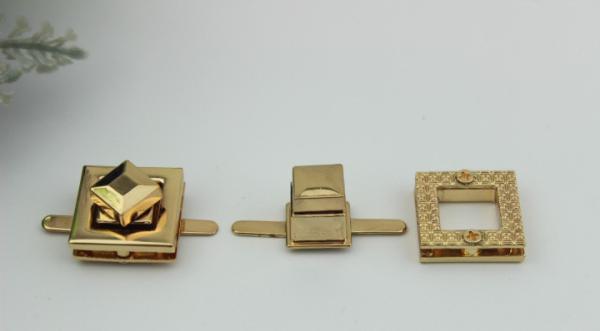 Most popular fashion square shape zinc alloy light gold twist lock hardware